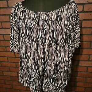 Madison Cape/poncho top over sleeveless top size XL.